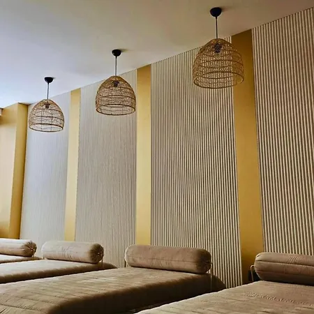 Stunning Luxury With Pool And Security 公寓 *