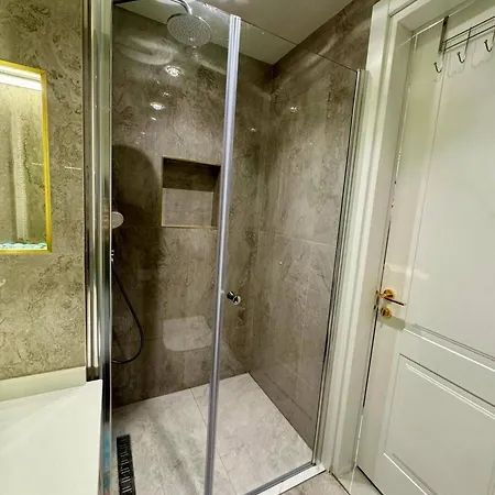 Stunning Luxury With Pool And Security 公寓 阿拉尼亚